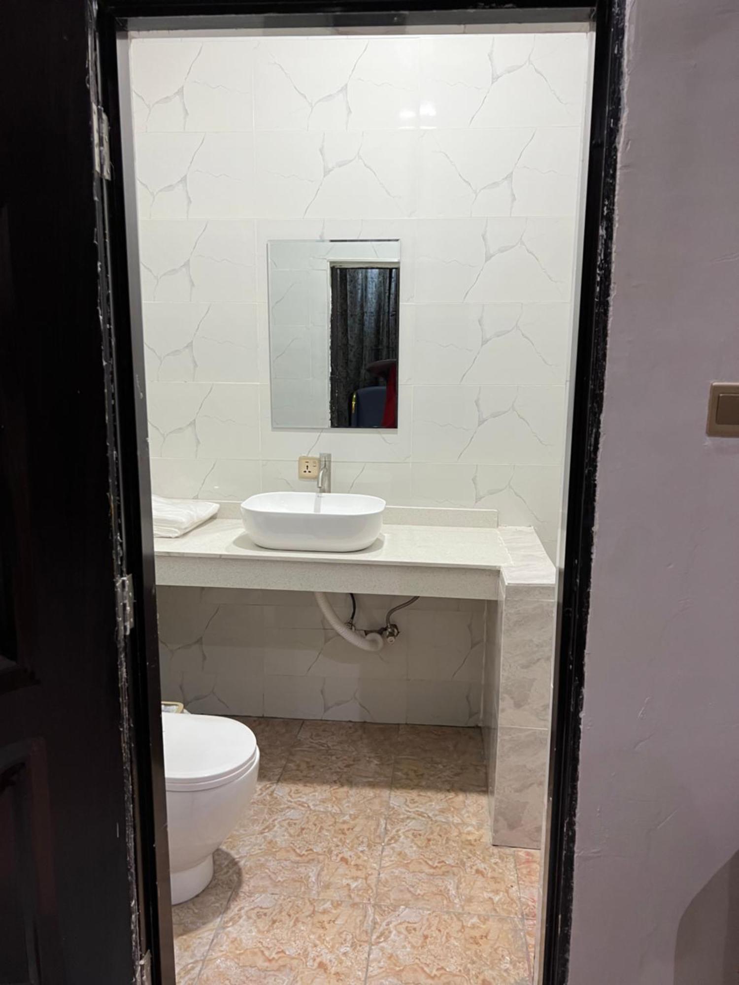 Fowaa Lux Bed & Breakfast Tema Bagian luar foto
