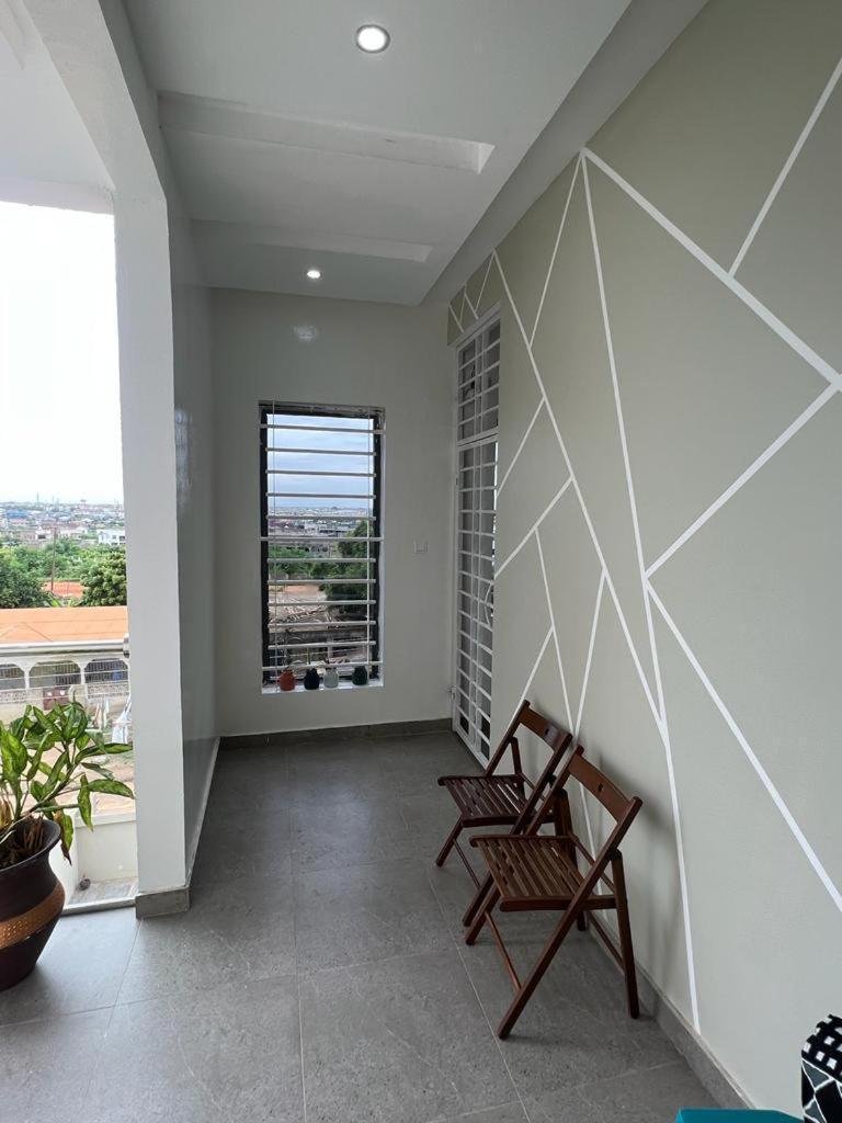 Fowaa Lux Bed & Breakfast Tema Bagian luar foto